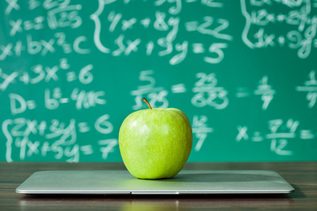 Abbildung: Laptop mit Apfel