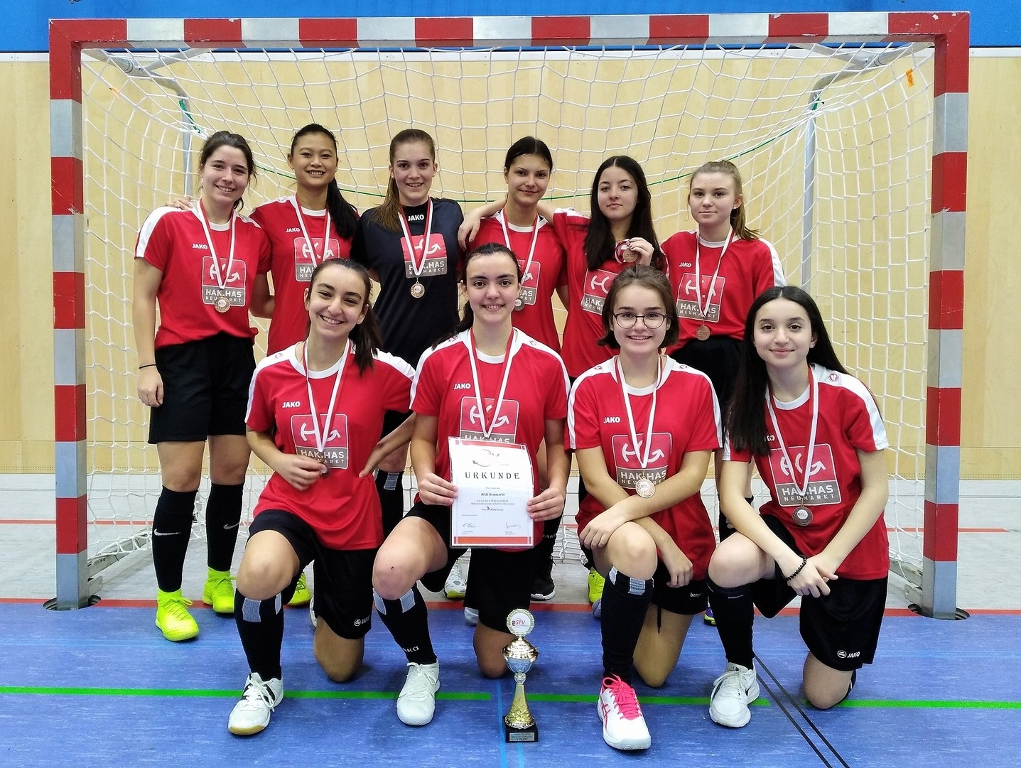 Damen Hallenfußball-Landesmeisterschaften in Rif--Bild-Nr. 2