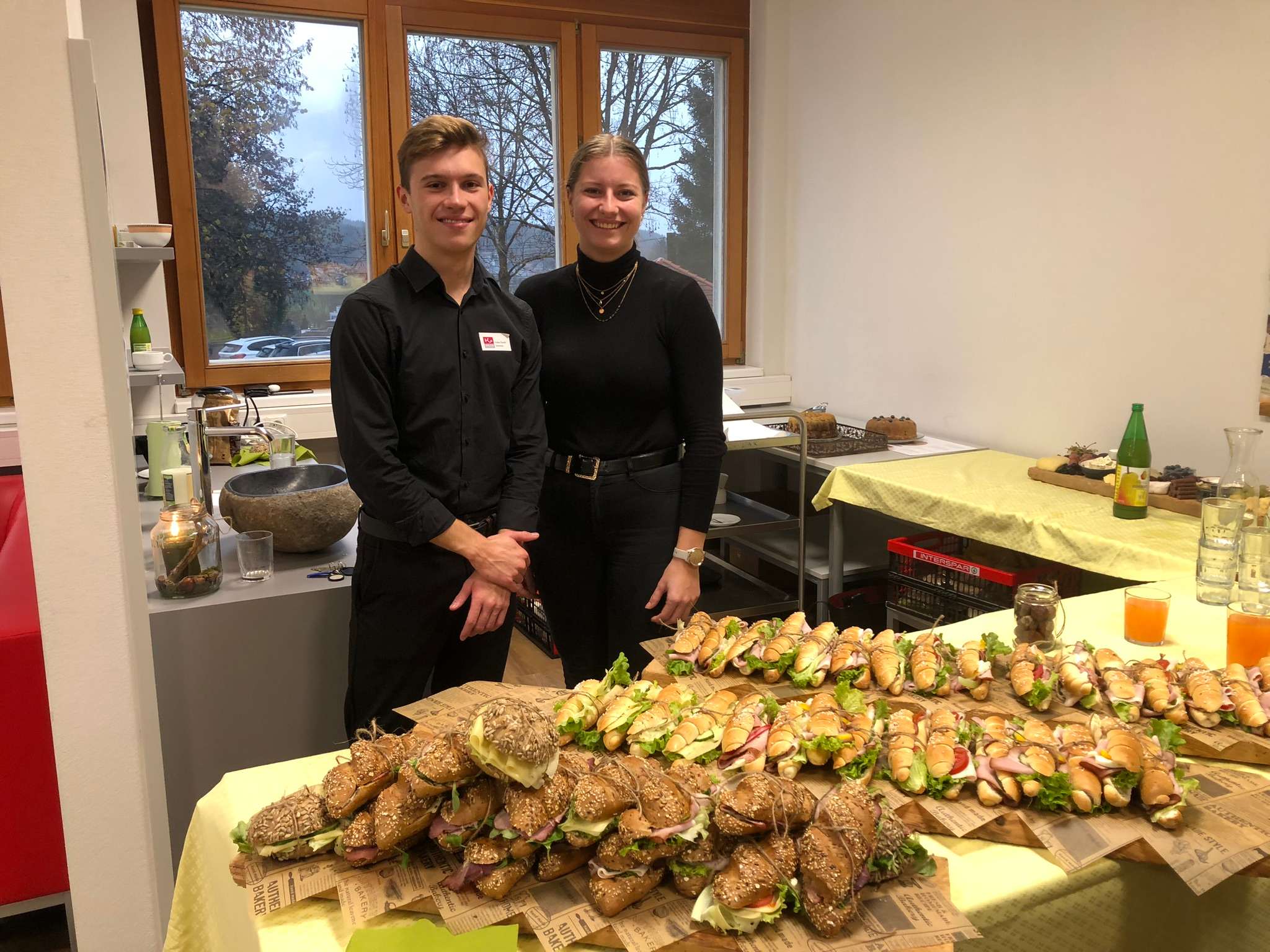 Beim Business Frühstück zukünftige Arbeitgeber kennen lernen--Bild-Nr. 2