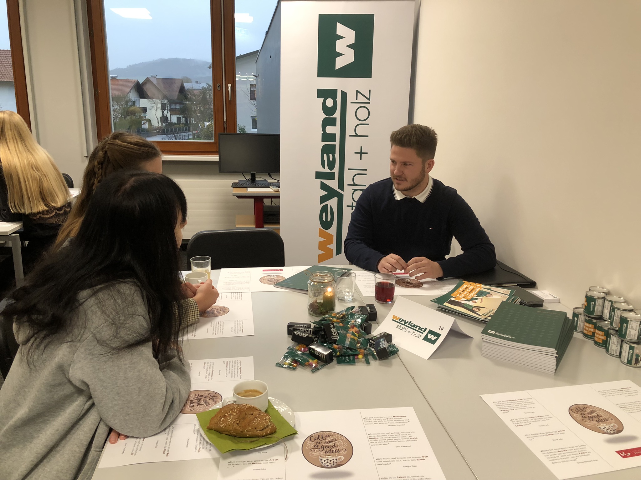 Beim Business Frühstück zukünftige Arbeitgeber kennen lernen--Bild-Nr. 8
