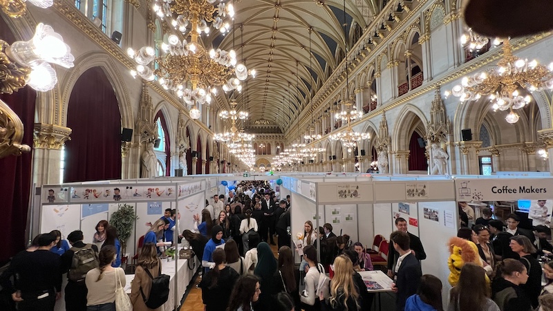 AlcaBohne bei der internationalen Übungsfirmenmesse in Wien--Bild-Nr. 4