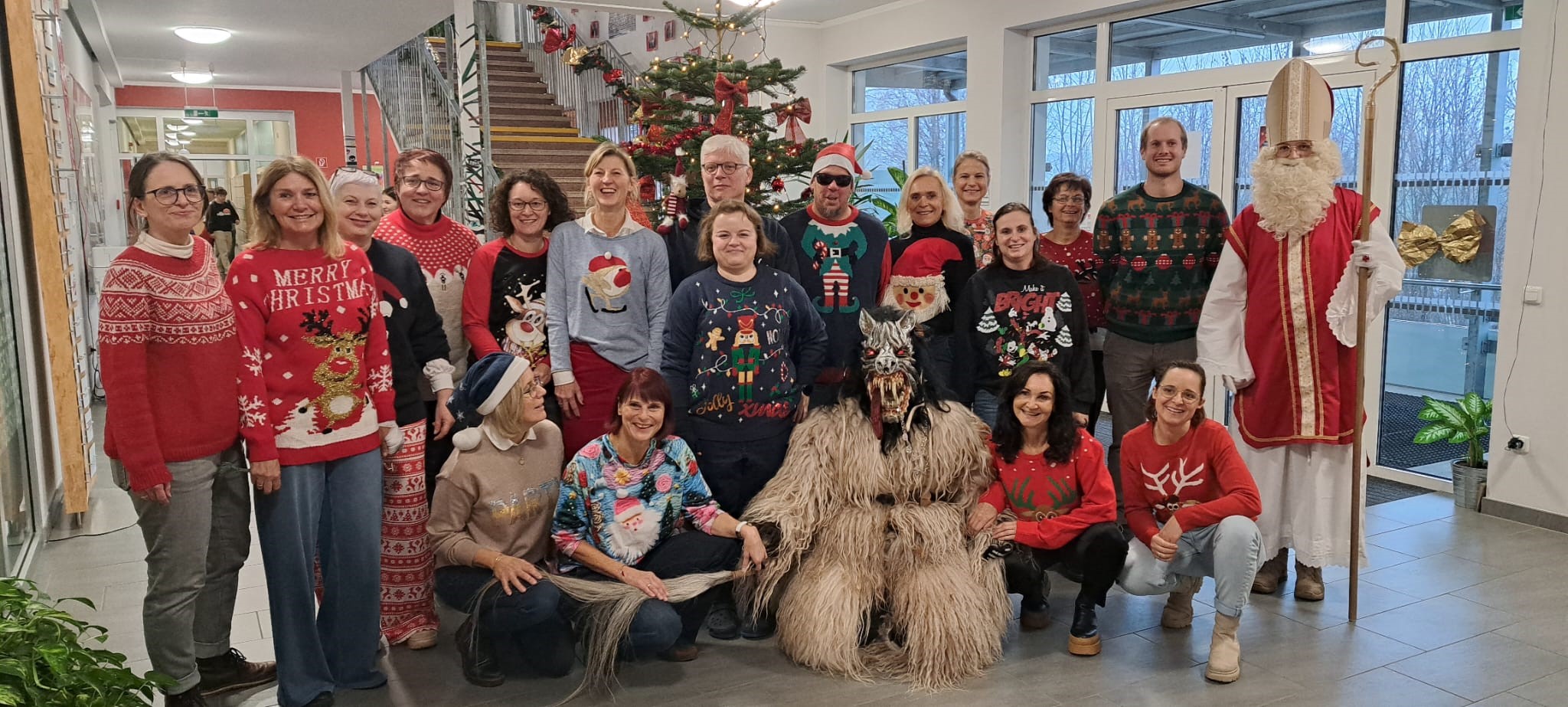 Weihnachtspullitag an der HAK.HAS Neumarkt--Bild-Nr. 1