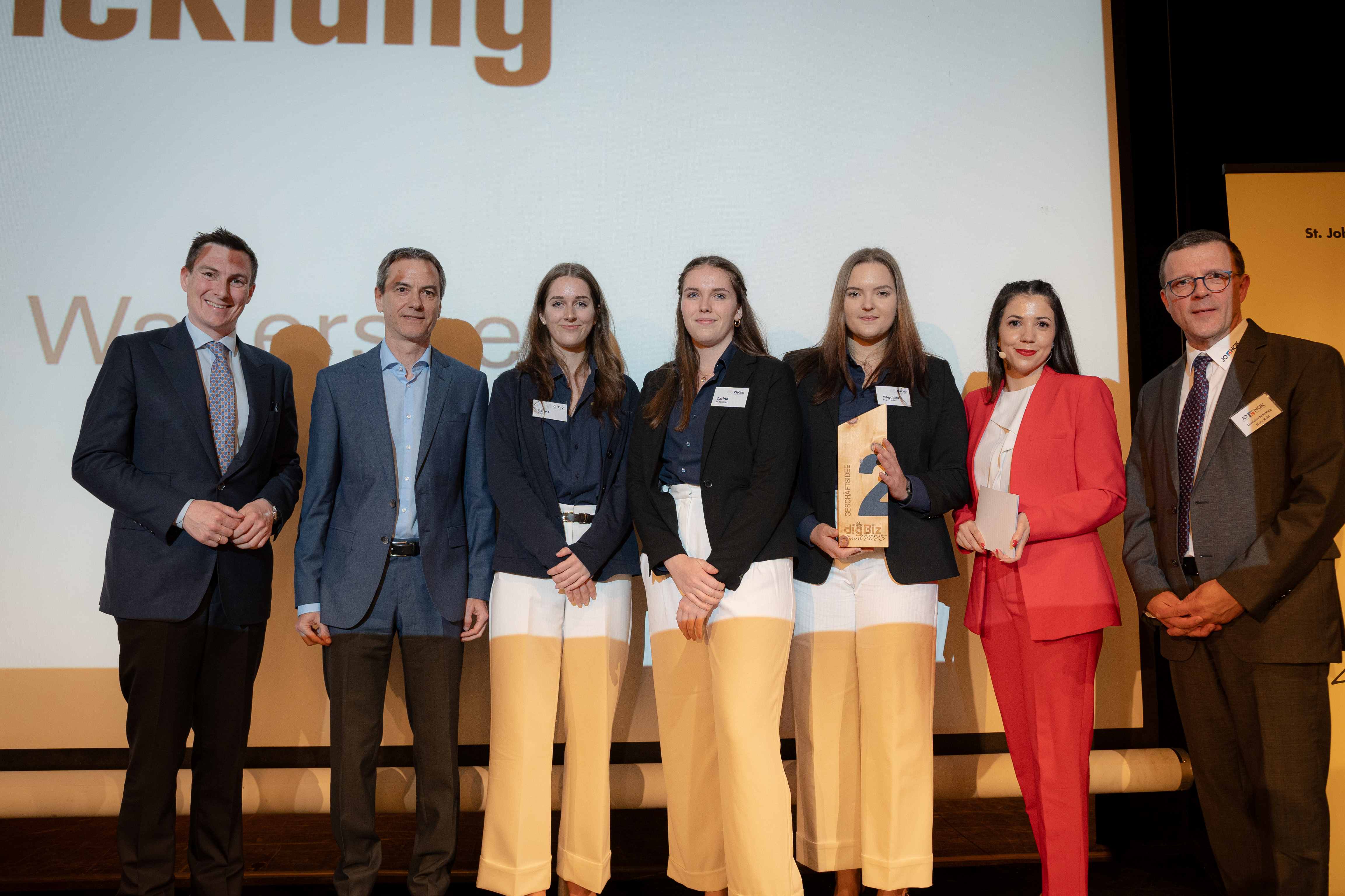 Dig Biz Award 2025 - 2. Platz geht an HAK Neumarkt--Bild-Nr. 1