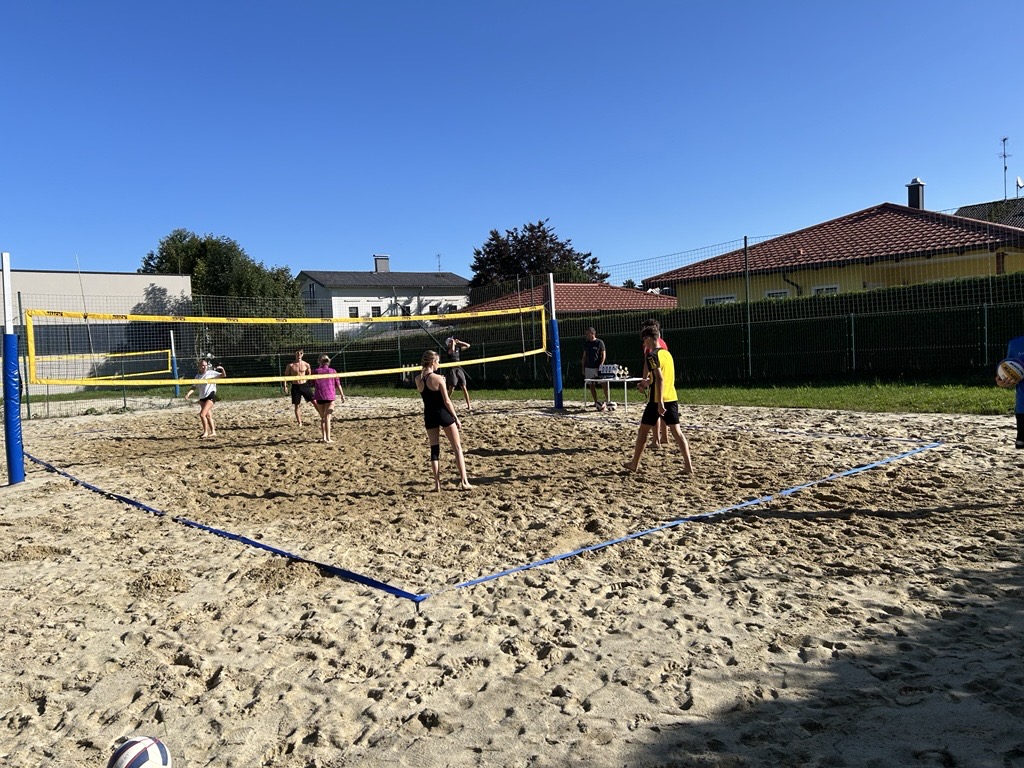 Volleyball: Ein sportlicher Start ins neue Schuljahr 2025/26--Bild-Nr. 4