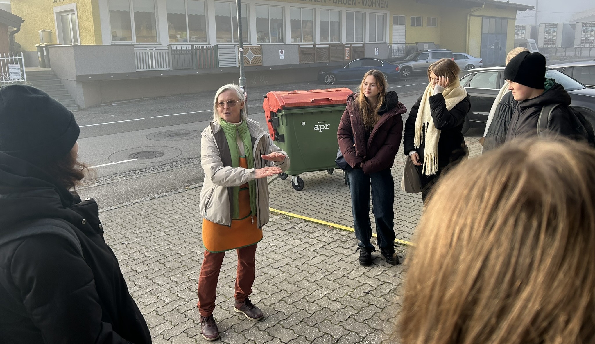 2DHK besucht Flohmarkt in Seekirchen...--Bild-Nr. 3