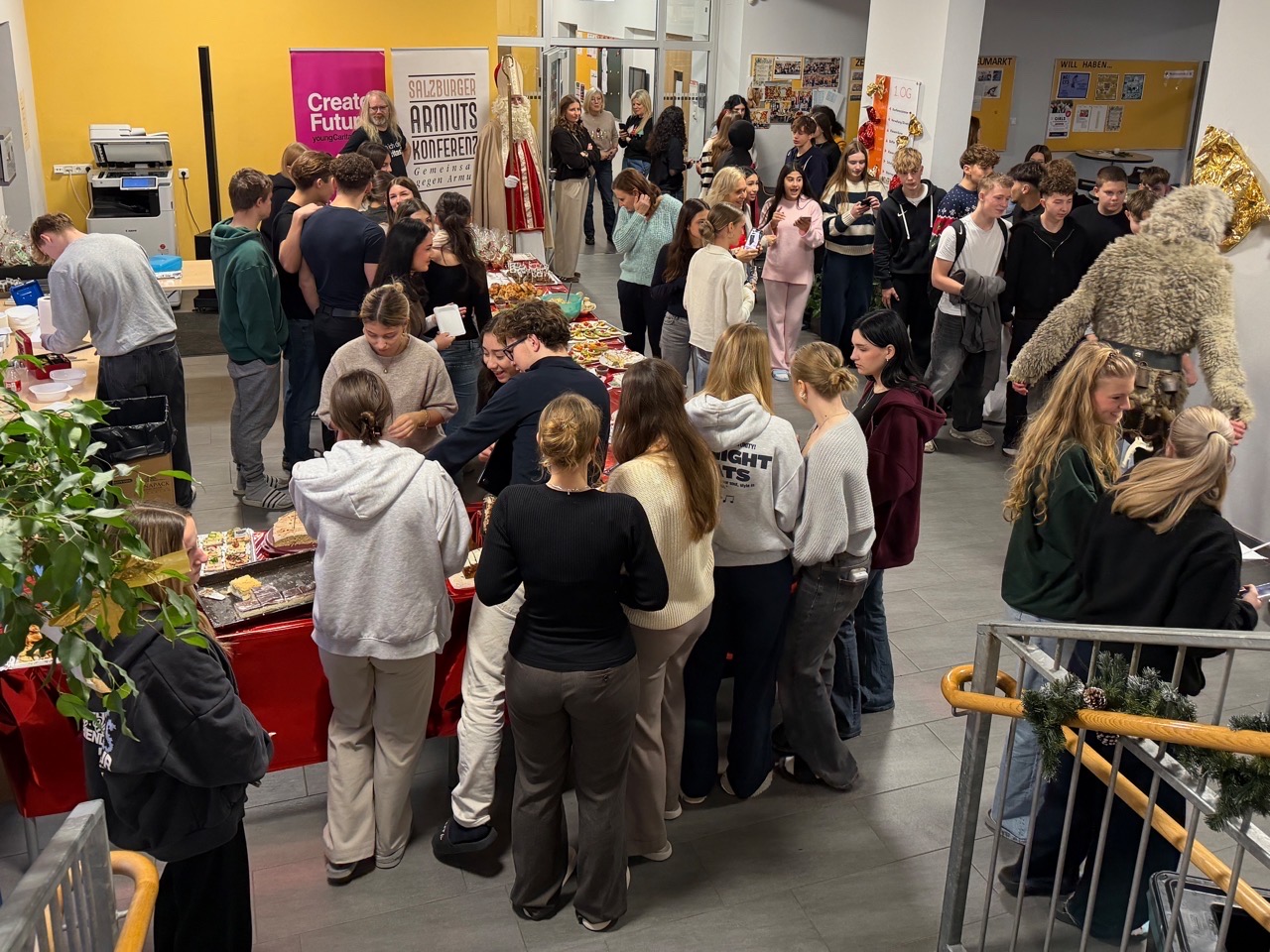 KUFÖ Weihnachtsbuffet für Haus Franziskus der Caritas und Salzburger Armutskonferenz--Bild-Nr. 10