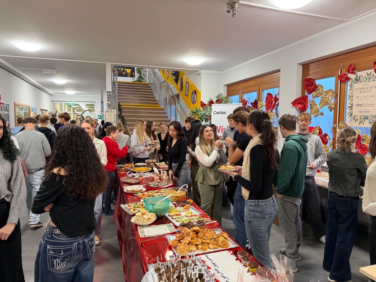 KUFÖ Weihnachtsbuffet für Haus Franziskus der Caritas und Salzburger Armutskonferenz--Bild-Nr. 13