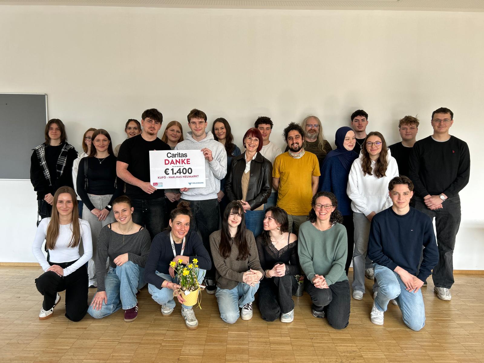 Spendenübergabe und Besuch des Haus Franziskus – Notschlafstelle der Caritas Salzburg--Bild-Nr. 4