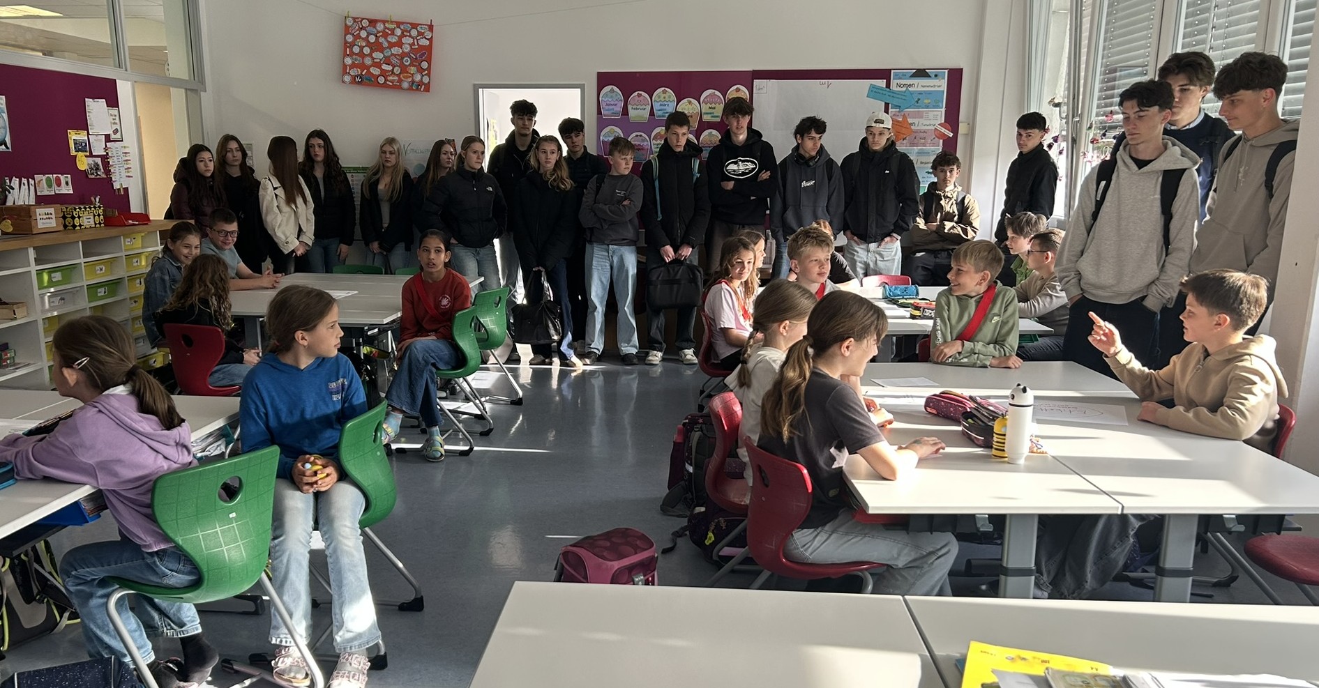 HAK-Schüler:innen besuchten Volksschulkinder in Straßwalchen--Bild-Nr. 3