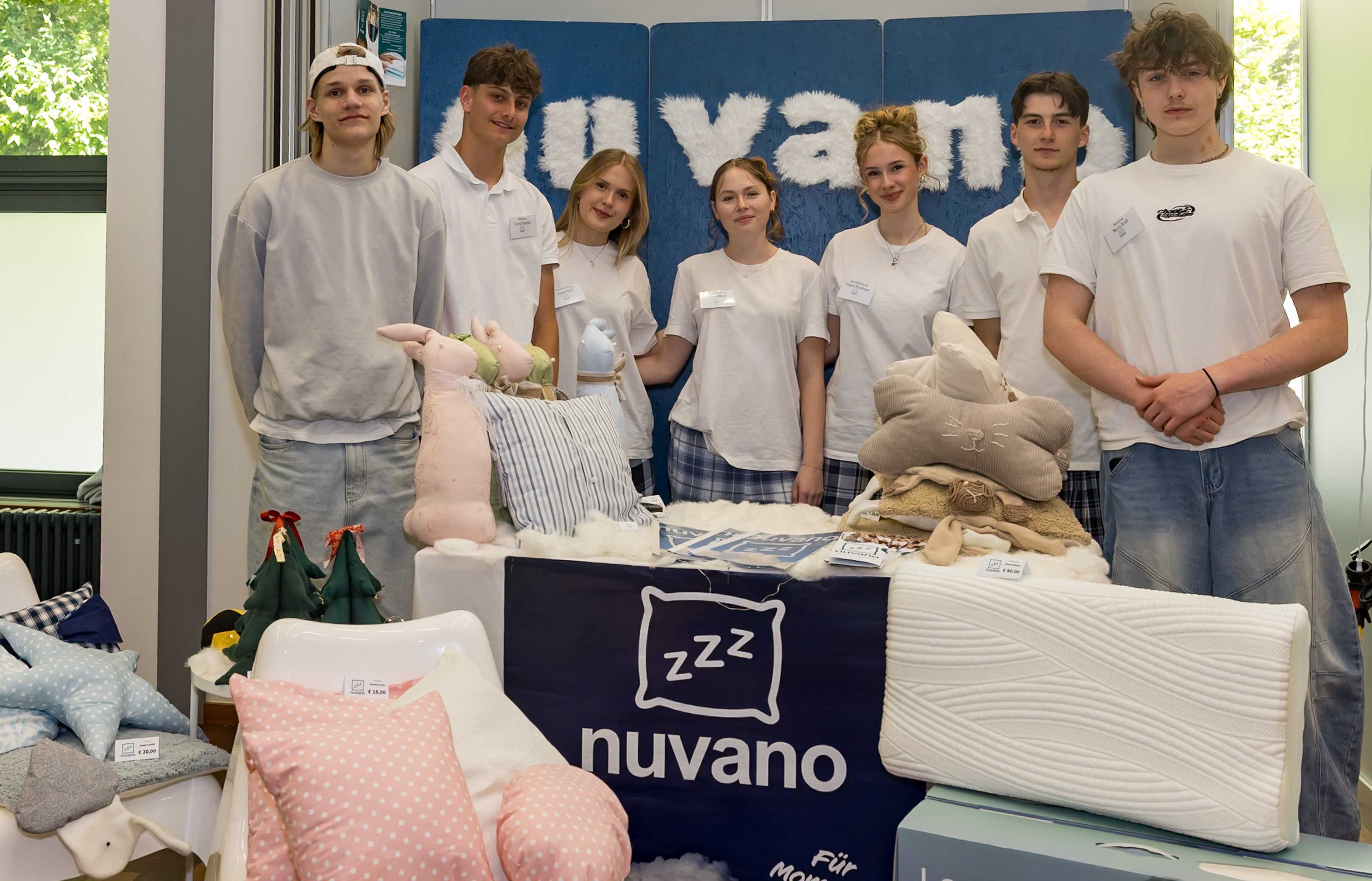 Junior Company NUVANO freut sich über den 2. Platz beim Landeswettbewerb --Bild-Nr. 19